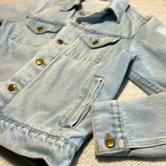 American Apparel Light Wash Jean Jacket. Light  Denim Jacket. Size XS - Picture 2 of 9
